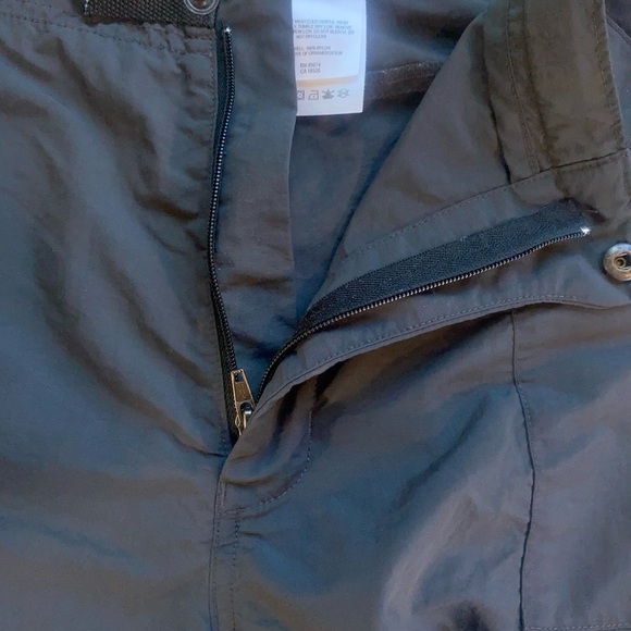 Mountain Hardwear Women’s‎ Hiking Pants Size 12/44 Nylon Outdoor Lightweight - Picture 9 of 12